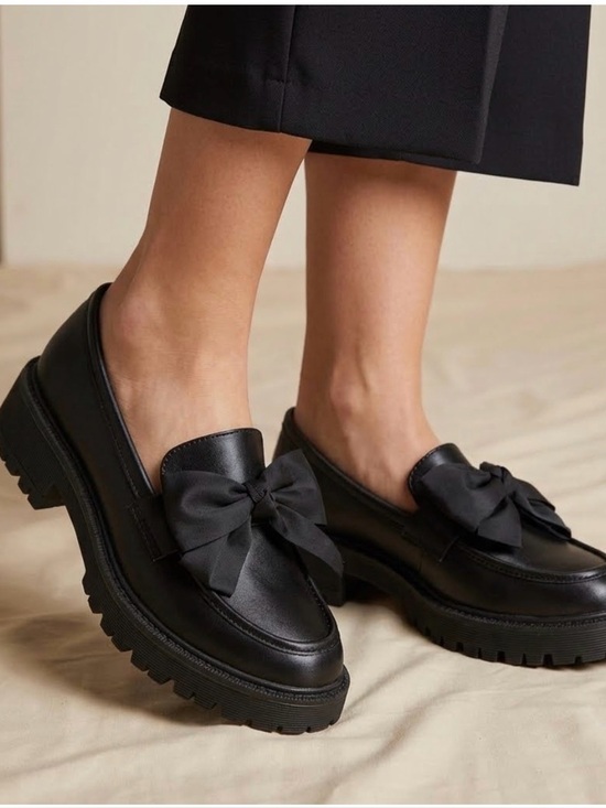 Shoes - Black Bow Slip-On Chunky Sole Women's Loafer Flats Size EU 40 US 9.5 *NEVER WORN